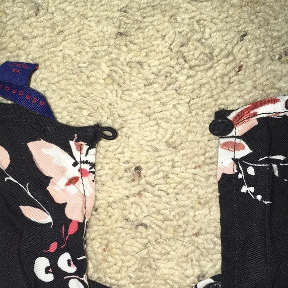 Romper - Picture 4 of 5